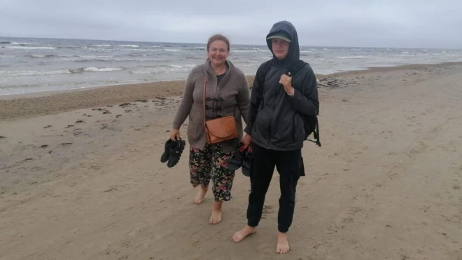 Мама Яна должна постоянно находиться рядом с Мавриком.