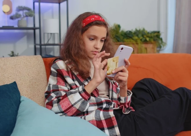 "Tēti, lūdzu, ieskaiti man vēl 10 eiro..." – ko darīt, ja bērnam beidzas piešķirtā kabatas nauda