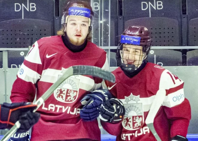 Lieliskais Kristers Ansons gūst trīs vārtus, Latvijas U-20 hokejisti sakauj Austriju Četru nāciju turnīrā