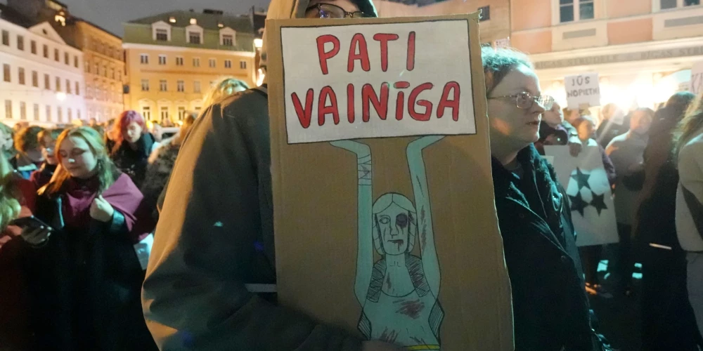 Daudzviet Latvijā notikušas protesta akcijas pret Saeimas lēmumu par izstāšanos no Stambulas konvencijas