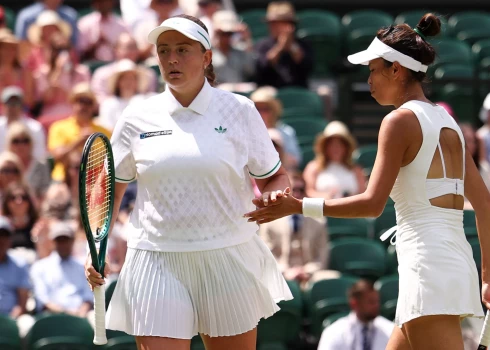 Ostapenko ar Sji šovasar sasniedza dubultspēļu finālu Vimbldonā