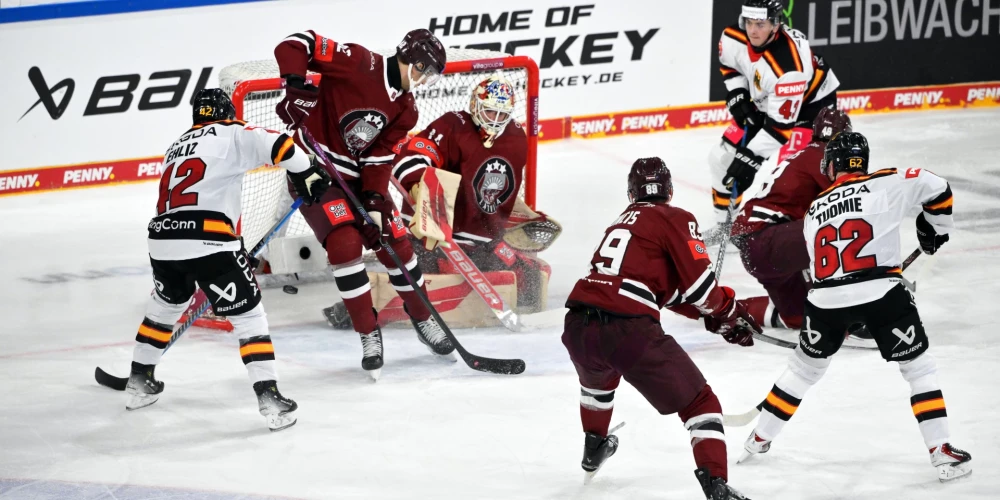 Pēc gūtajiem vārtiem mūsējie ielaida četrus (foto: Scanpix / dpa / picture-alliance)