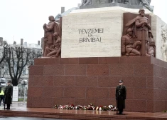 Опрос показал, что каждый третий житель Латвии не отмечает государственные праздники