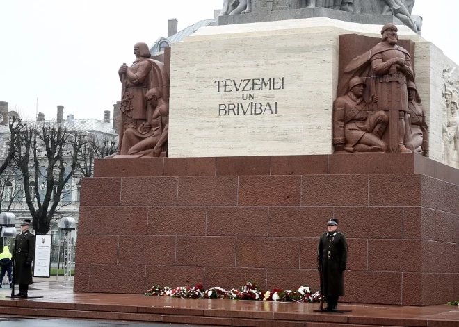 Опрос показал, что каждый третий житель Латвии не отмечает государственные праздники