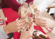 Valsts svētki ar gaismu logā un siltumu sirdī – kā sagaidīt 18. novembri ģimenes un draugu lokā