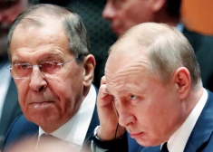 Medijs: Lavrovs nonācis Putina nežēlastībā