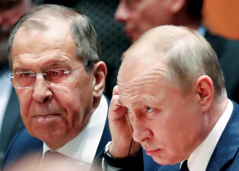 Krievijas ārlietu ministrs Sergejs Lavrovs un Krievijas prezidents Vladimirs Putins.