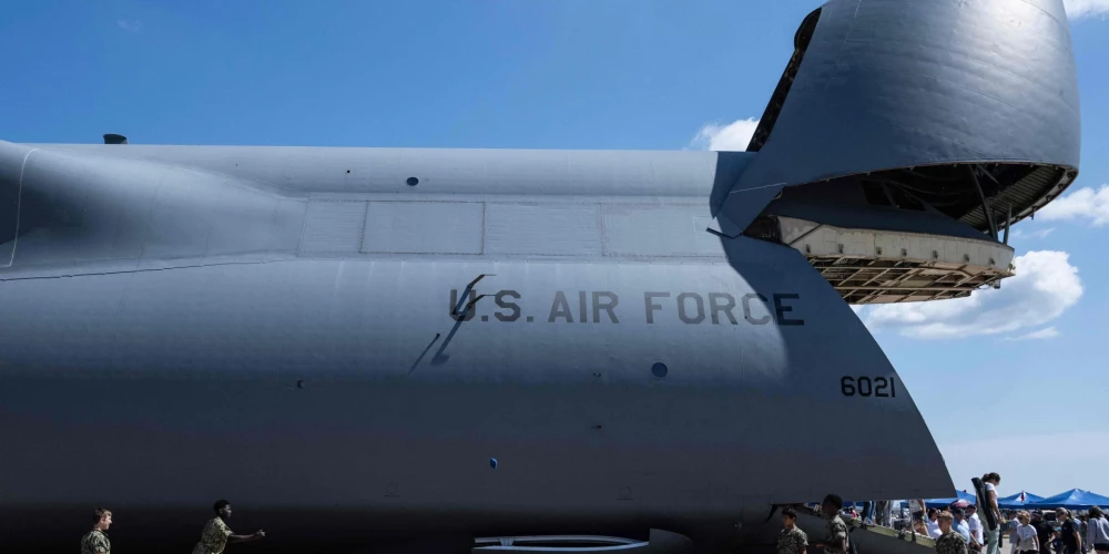 Endūsa militārajā bāzē.