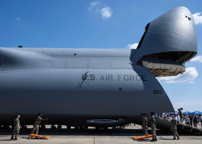 ASV militārajā bāzē pēc aizdomīga sūtījuma atvēršanas vairākiem cilvēkiem palicis slikti