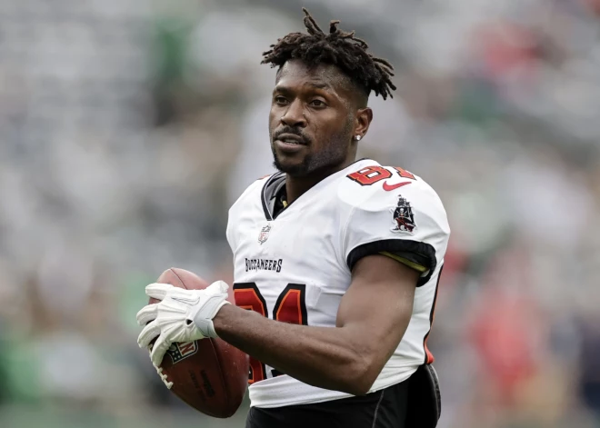 Nopietnos pārkāpumos apsūdzēto NFL slikto zēnu Braunu atrod Dubaijā un nekavējoties izdod ASV