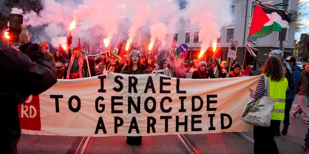 Norvēģijas pilsētā Oslo pirms spēles vietējie iedzīvotāji protestēja.