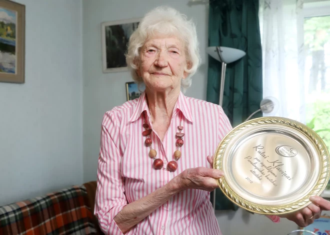 Mūžu velta, līdzcilvēku atbalstīšanai – brašā jelgavniece Ruta Kļaviņa šogad svin 90!