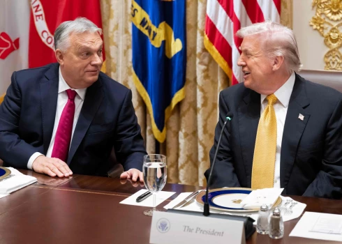 ASV prezidents Tramps un Ungārijas premjers Orbāns pārrunā Ukrainas kara nākotni.