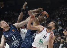 Šmitam seši punkti, “Anadolu Efes” piedzīvo zaudējumu otrajā pagarinājumā