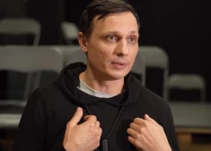 "Мне сложно говорить по-латышски, но это только моя проблема": актер Вадим Богданов получил премию за критику "русского мира" в Латвии