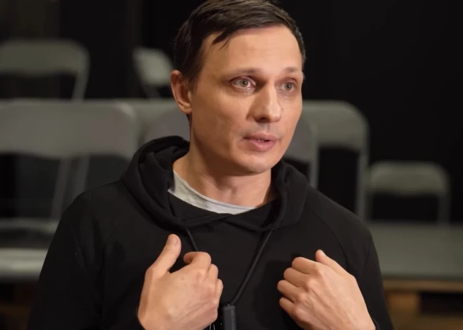 "Мне сложно говорить по-латышски, но это только моя проблема": актер Вадим Богданов получил премию за критику "русского мира" в Латвии