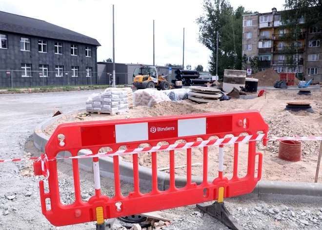 "Cлишком поздно!" Ремонт улиц в Риге снова откладывается