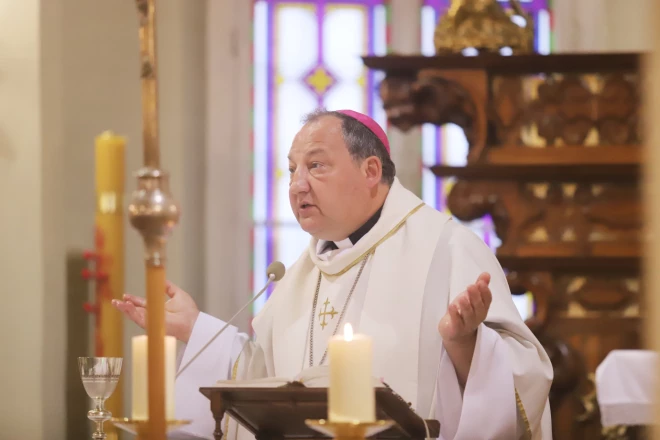 Bīskaps Andris Kravalis: “Tā nav medību propaganda, bet garīga pateicība Dievam.”