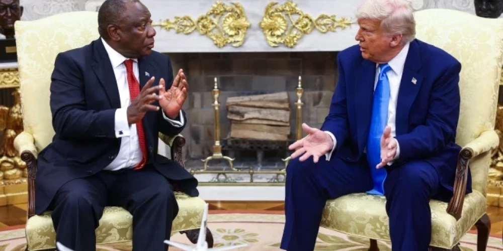 ASV prezidents Donalds Tramps tikšanās laikā ar Dienvidāfrikas prezidentu Sirilu Ramafosu.