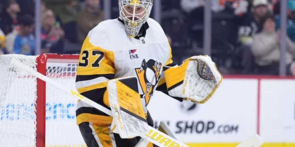 Latvijas vārtsargs Artūrs Šilovs.