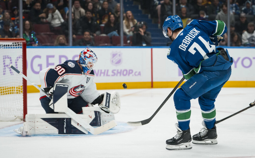 Merzļikina pārstāvētā “Blue Jackets” piedzīvo zaudējumu Vankūverā. Tikmēr septīto uzvaru izcīna Zemgus Girgensona pārstāvētā Tampabejas “Lightning”