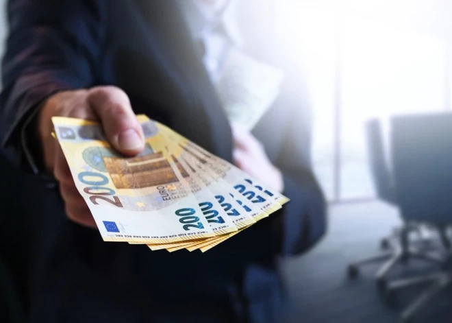 Исследование установило, что жители Латвии основательно подсели на кредиты. На что тратят заемные деньги?