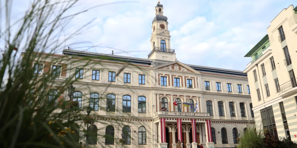 Rīgas vicemēri Edvards Ratnieks un Māris Sprindžuks otrdien, 11. novembrī plkst.10.00 Rātsnama 1. stāva foajē atklās Latgales etnogrāfiskās vēstniecības izstādi “Mantojums”.