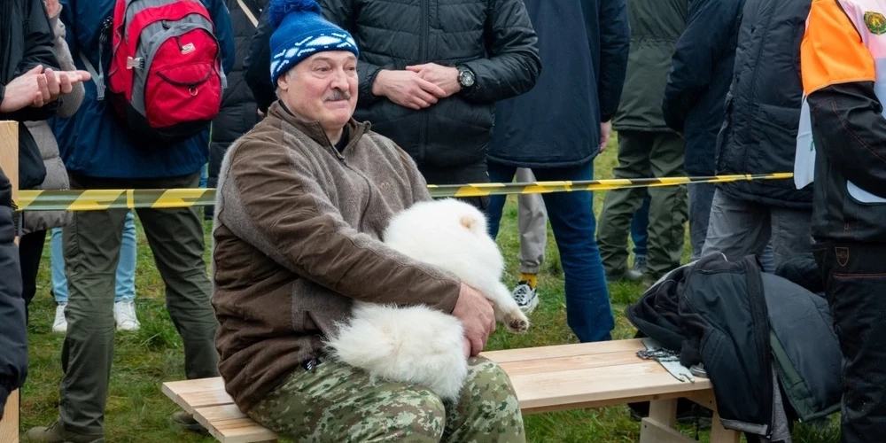 Президент Беларуси намерен вернуться в свет с помощью США, но Европа пока непреклонна.