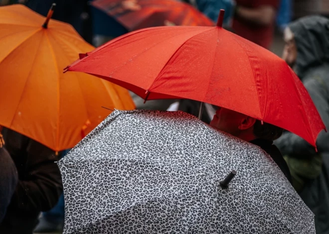 Neaizmirsti pirmdien paņemt līdzi lietussargu – gaidāms lietus