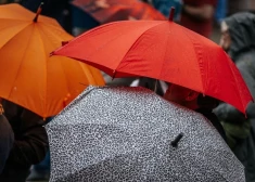 В понедельник не забудьте взять с собой зонт - ожидается дождь