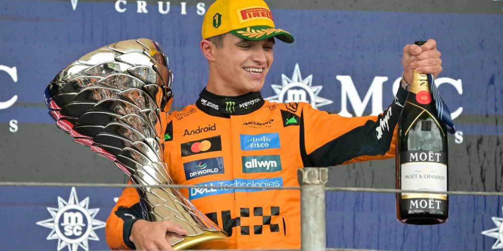 "McLaren" pilots Lando Noriss. 