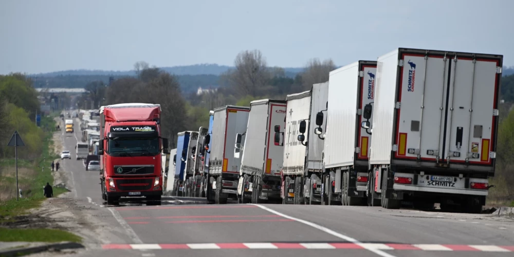 В Беларуси оказались заблокированы более тысячи литовских грузовиков и полуприцепов.