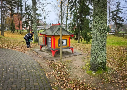 Rotaļlietu apmaiņas namiņš Priekuļos noslēdz savu darbību. 