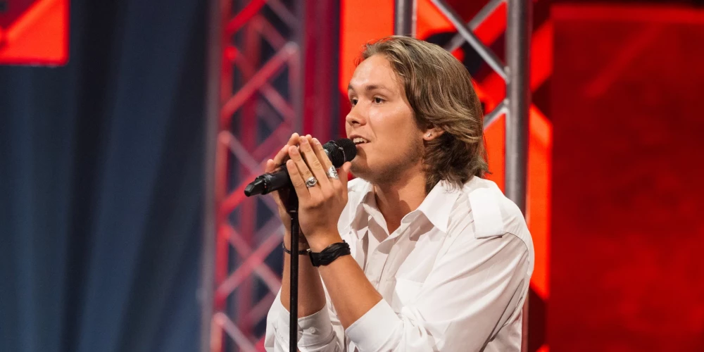 Uz jautājumu, vai Jurģis izjūt sava vārda spēku, viņš atbild: “Noteikti tajā ir kaut kas vērtīgs. Spēcīgs vārdu salikums – Jurģis Namejs. Gluži kā Nameja gredzens – Nameja spēks.”