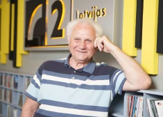 90 gadu jubileju nosvinējis leģendārais sporta žurnālists Gunārs Jākobsons