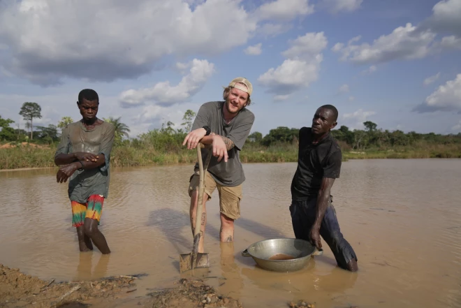 Jānis Krīvēns dimantu raktuvēs Sjerraleonē.