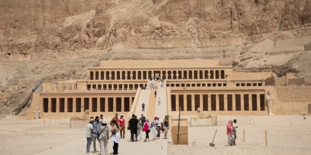 Apdrošinātājs brīdina ceļotājus par krāpšanās shēmu Ēģiptē.