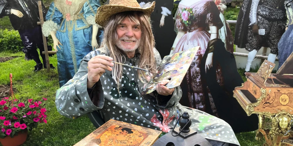 “Man patīk skatuviskas izdarības. Savulaik esmu darbojies gan pantomīmā, gan Tautas kinoaktieru studijā,” par saviem talantiem “Patiesajai Dzīvei” stāstīja Jānis Anmanis.