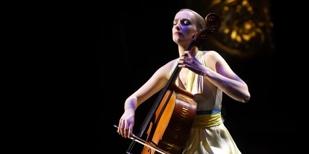 Čelliste, diriģente Margarita Balanas. 