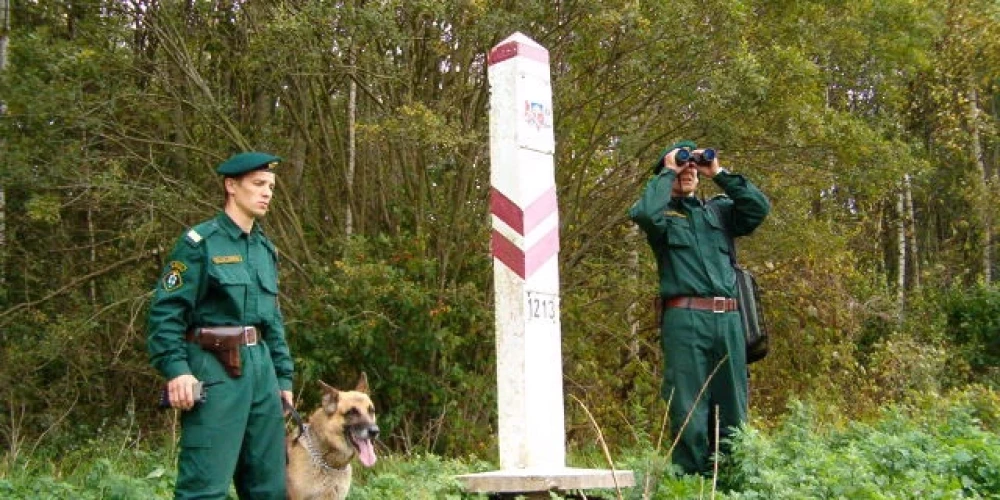 Пограничник уволен за видео с памятником и спорный комментарий.