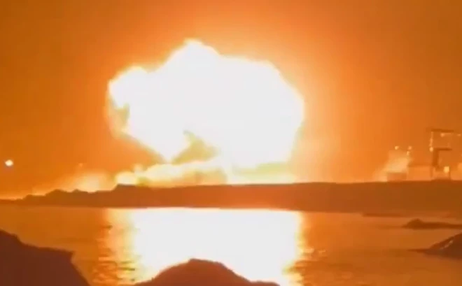 Masīvs sprādziens Krievijā netālu no Tuapses ostas.