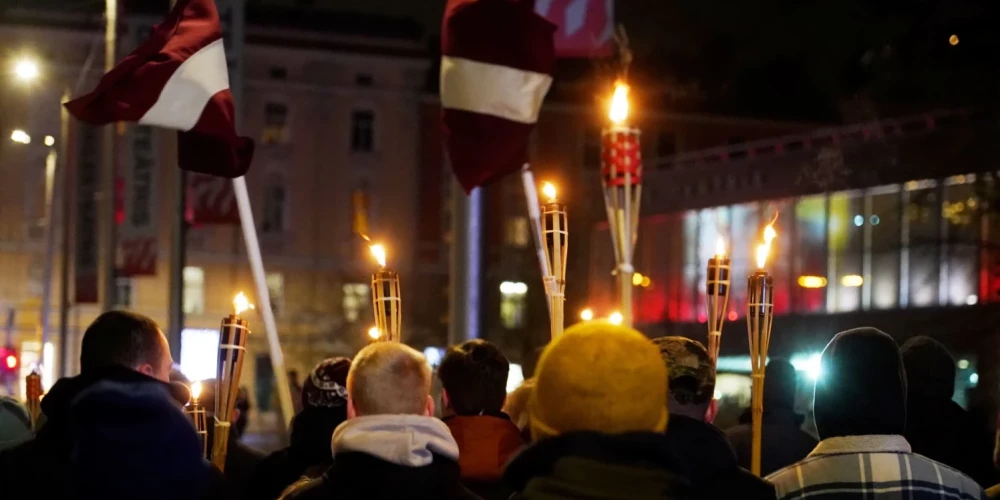 Жителей и гостей столицы приглашают зажечь свечи, принять участие в факельном шествии и вспомнить героев, подаривших стране независимость.