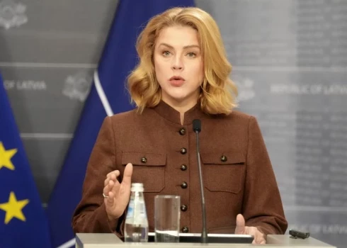 Evika Siliņa publiski kaunina ministrus.