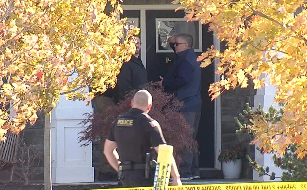 ASV pie mājas durvīm nošauta četru bērnu mamma. Viņa strādāja par apkopēju, taču sajauca adresi