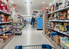 VIDEO. Bērns pēc negadījuma veikalā nonāk slimnīcā: ģimene sašutusi – ārstēšanas izdevumu vietā uzņēmums piedāvā 50 eiro dāvanu karti