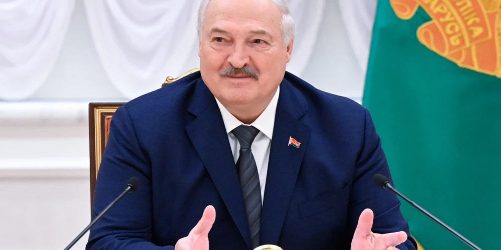  Baltkrievijas diktators Aleksandrs Lukašenko draud konfiscēt vairāk nekā 1000 Lietuvas kravas automašīnu.