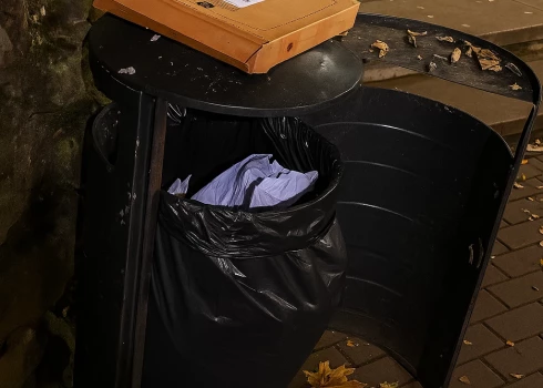 Pie rīdzinieku iecienītas kafejnīcas manīta prāva žurka.