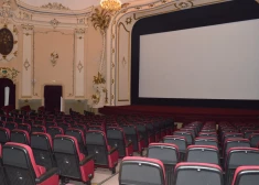 "Rīgas nami" pārdod 210 kinoteātra krēslus