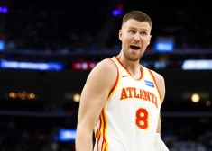 Čehijas basketbolista Vita Krejči karjeras vakarā Porziņģis "Hawks" uzvaru sekmē ar 20 punktiem