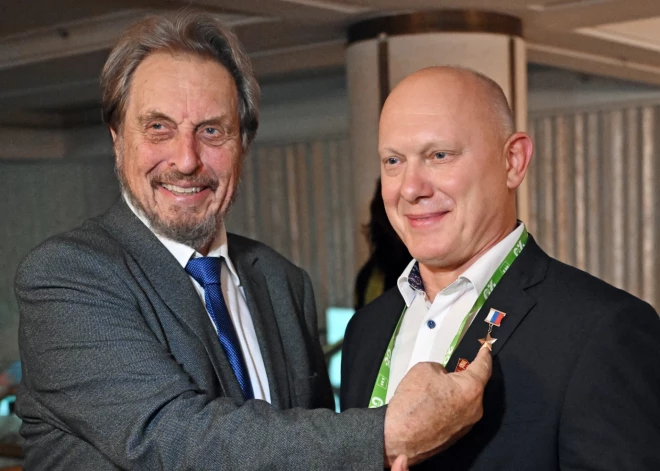 Īlona Maska tēvs paziņojis, ka vēlas iegūt Krievijas pilsonību